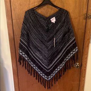 Romeo & Juliet Couture Black and Gray Poncho